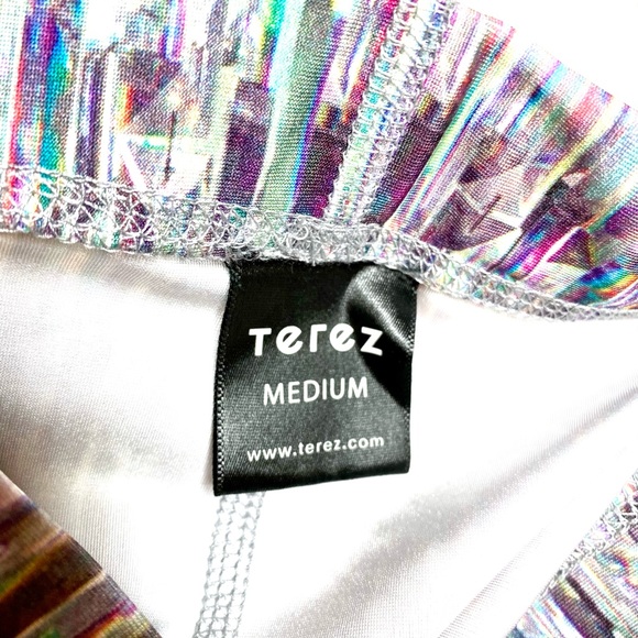 Therez Holographic Leggings - Picture 4 of 5